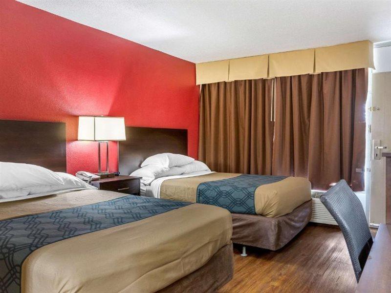 Econo Lodge Shorewood Eksteriør billede