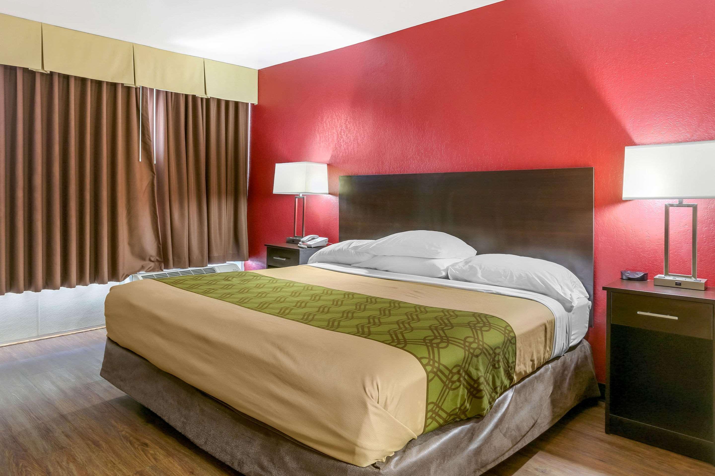 Econo Lodge Shorewood Eksteriør billede