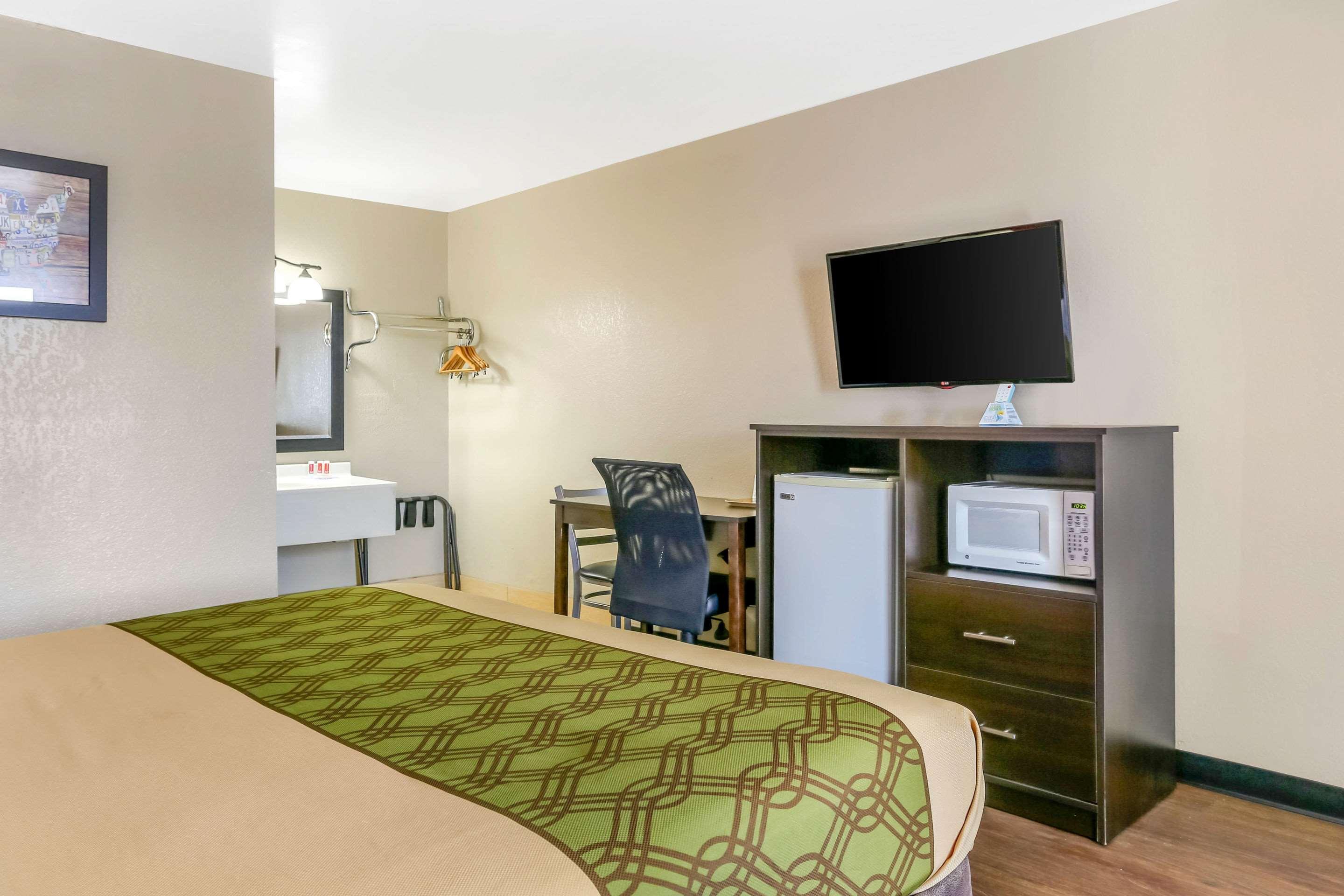 Econo Lodge Shorewood Eksteriør billede