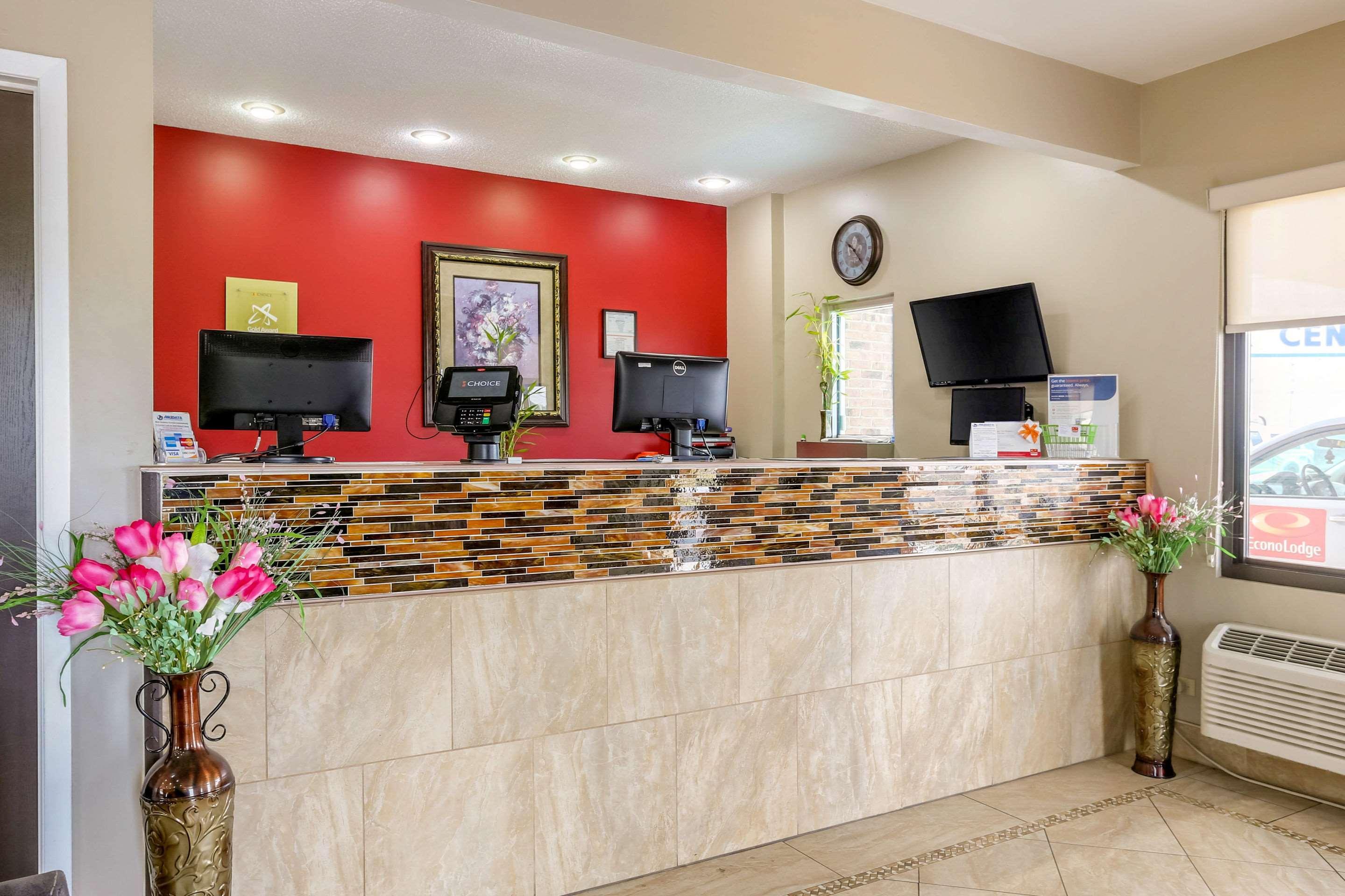 Econo Lodge Shorewood Eksteriør billede