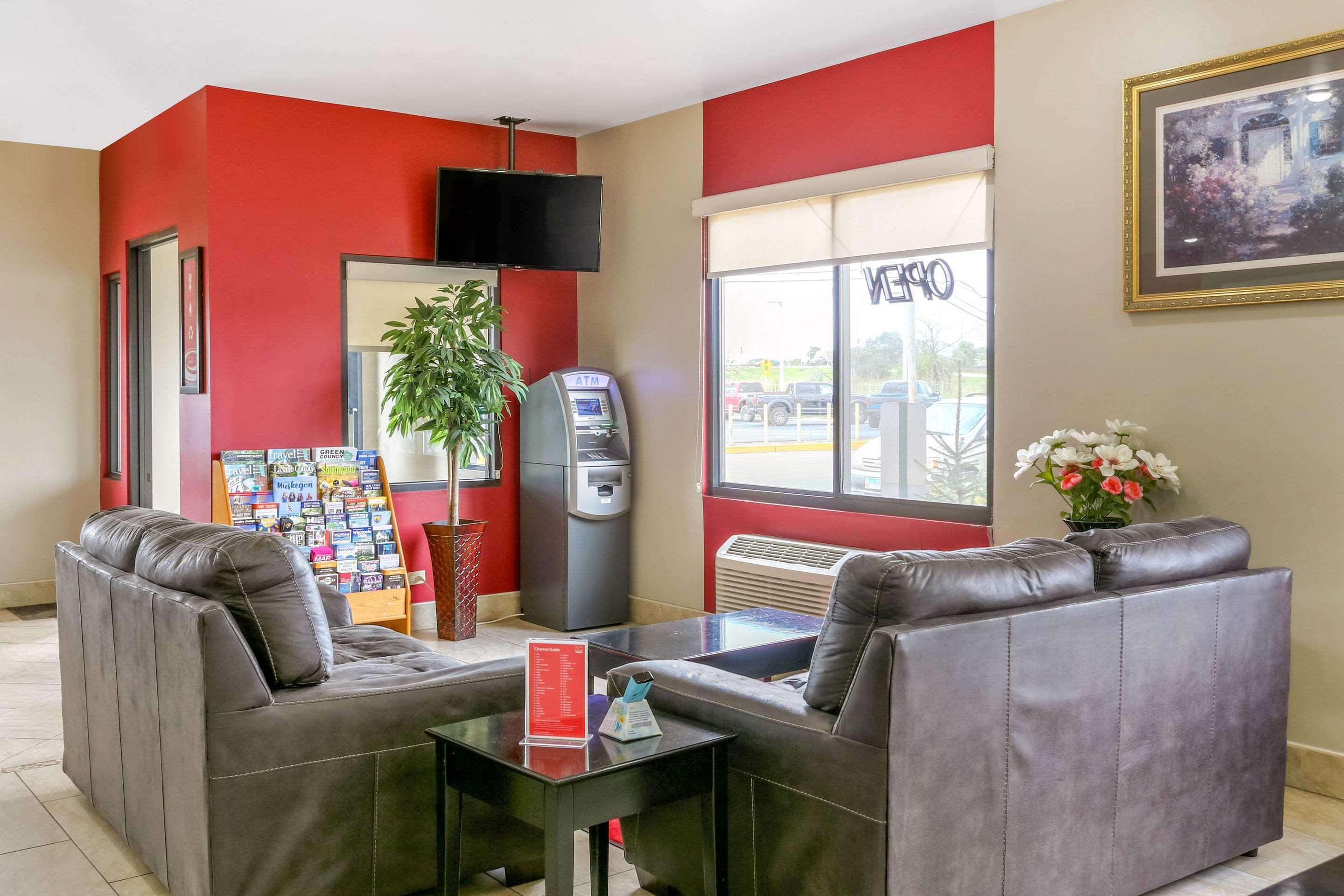 Econo Lodge Shorewood Eksteriør billede