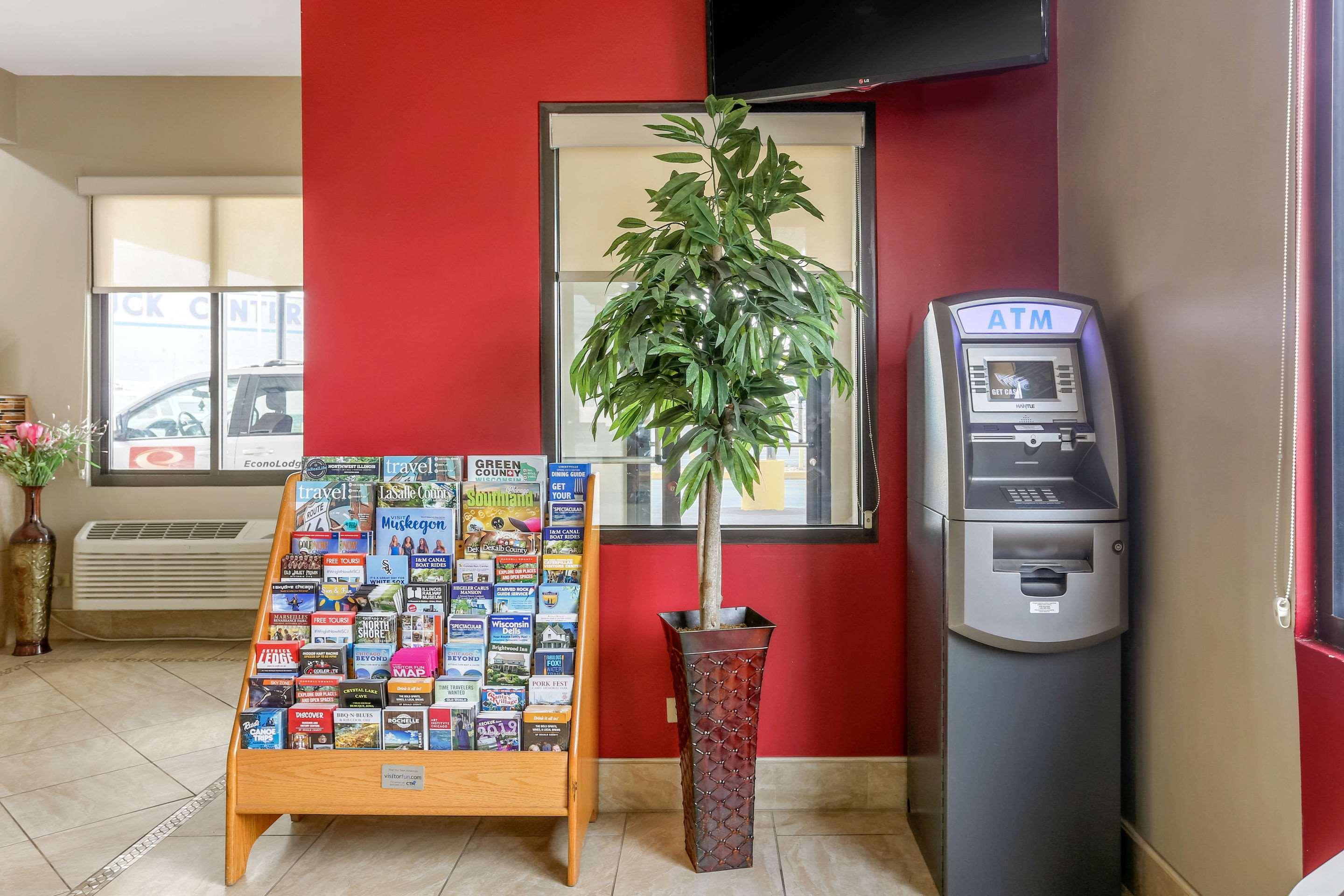 Econo Lodge Shorewood Eksteriør billede