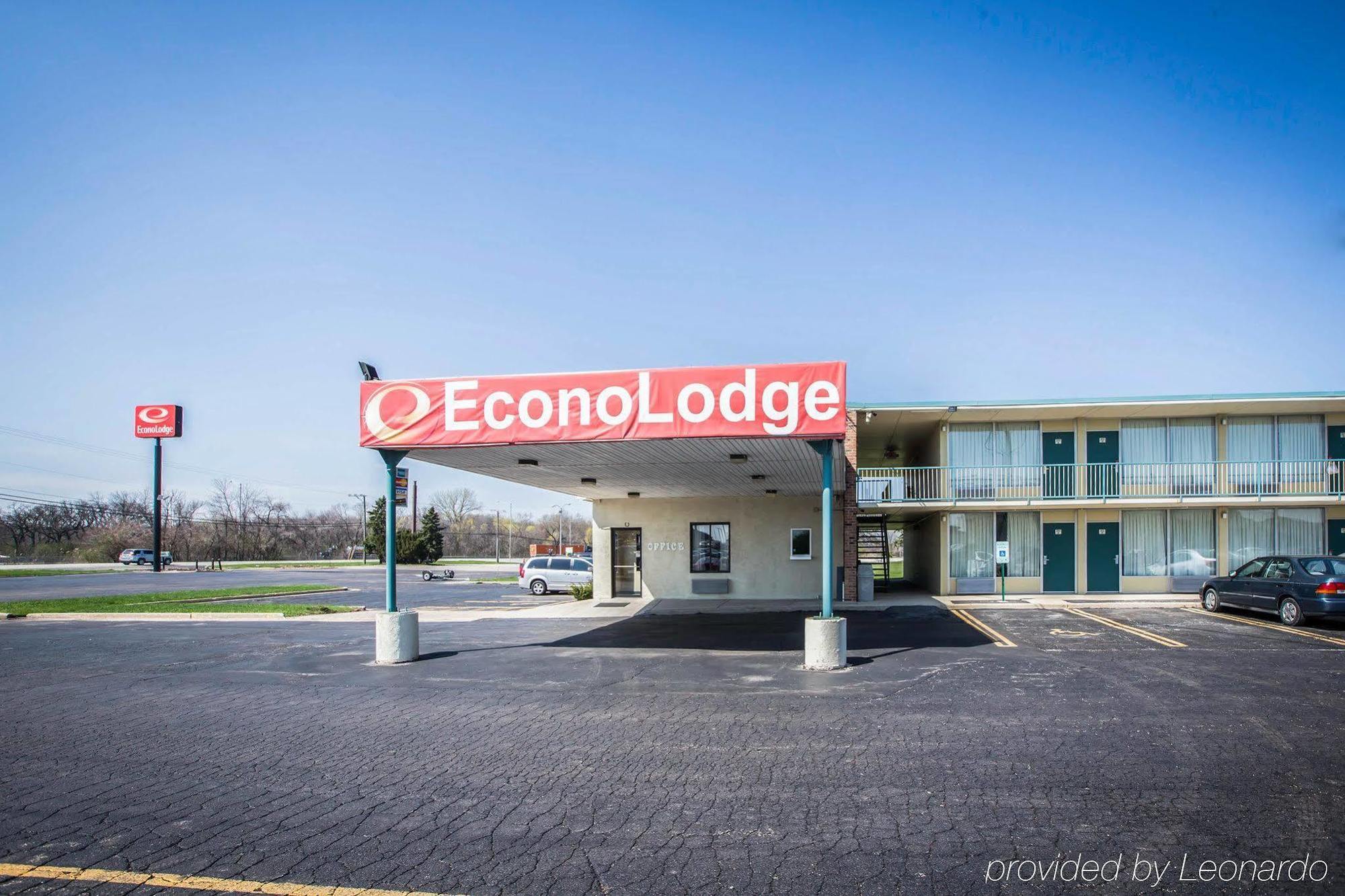 Econo Lodge Shorewood Eksteriør billede