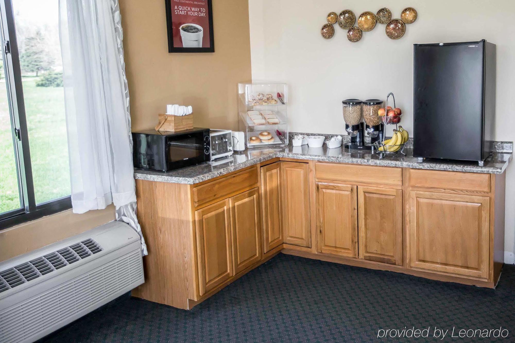 Econo Lodge Shorewood Eksteriør billede